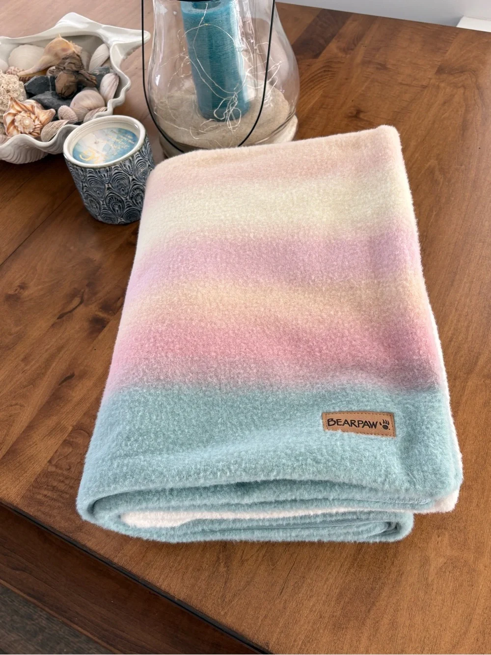 BEARPAW Steph Faux Cashmere throw blanket. Excellent/new condition